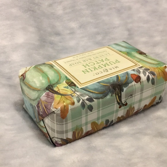 Mia & Co Scented Pumpkin Patch Luxury Soap Bar shea butter vitamin E 10.58oz NWT - Picture 6 of 13